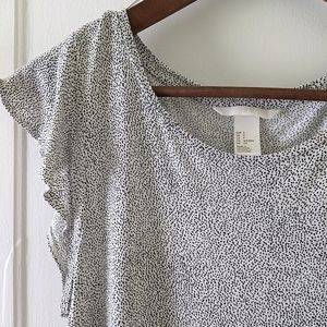 H&M speckled flutter sleeve top